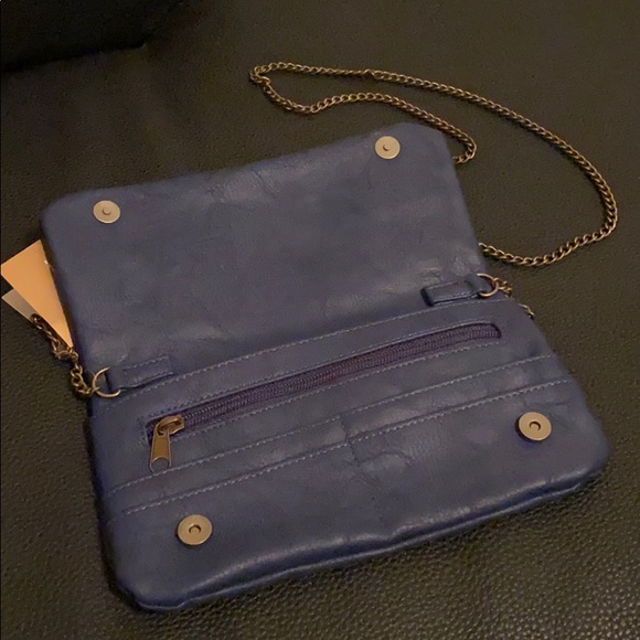 Cute Pineapple Charm Crossbody Bag - Picture 5 of 6